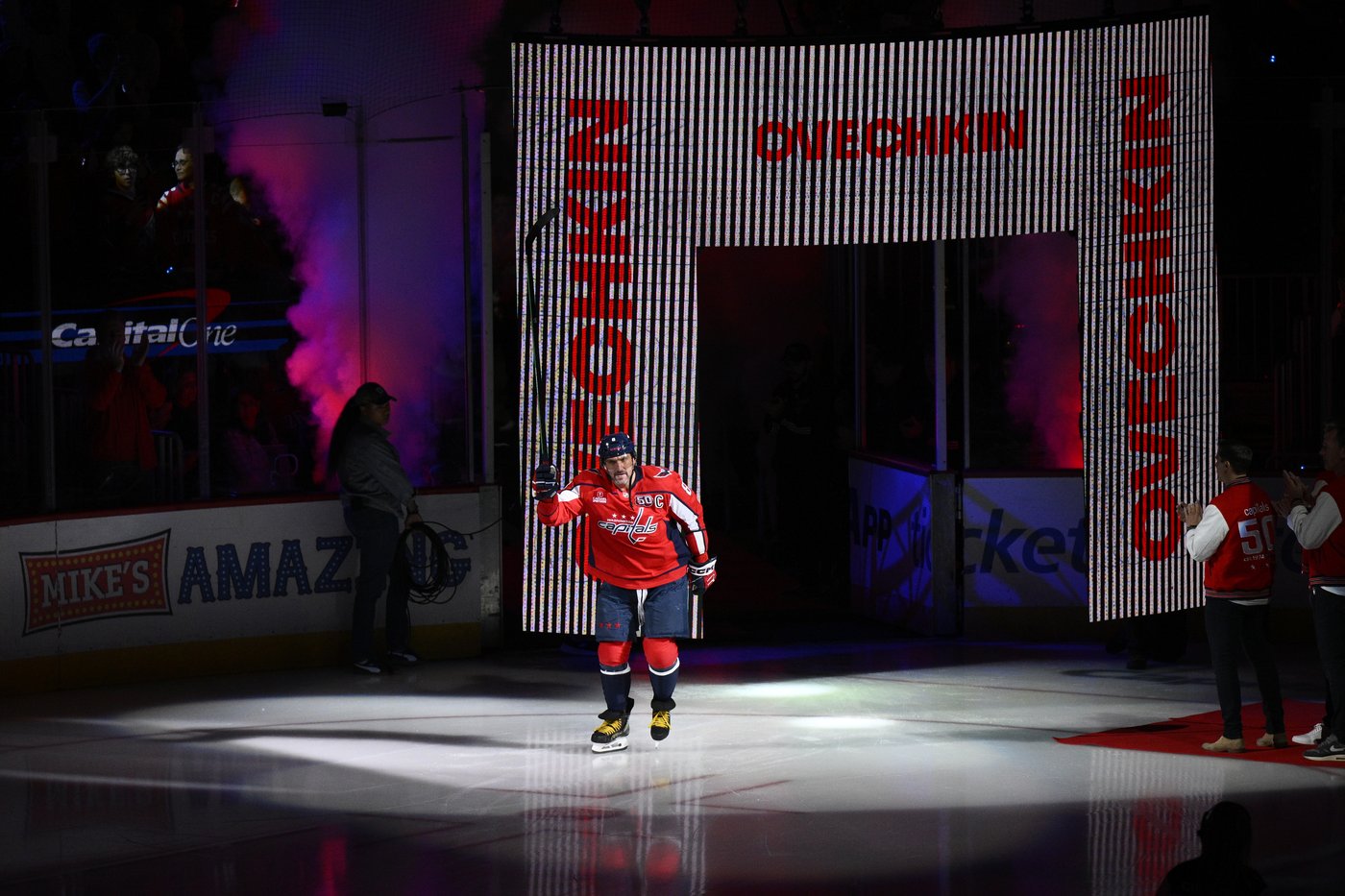 Alex Ovechkin is shifting to right wing for the Capitals' second game of the season | iNFOnews.ca Alex Ovechkin is shifting to right wing for the Capitals' second game of the season | iNFOnews.ca