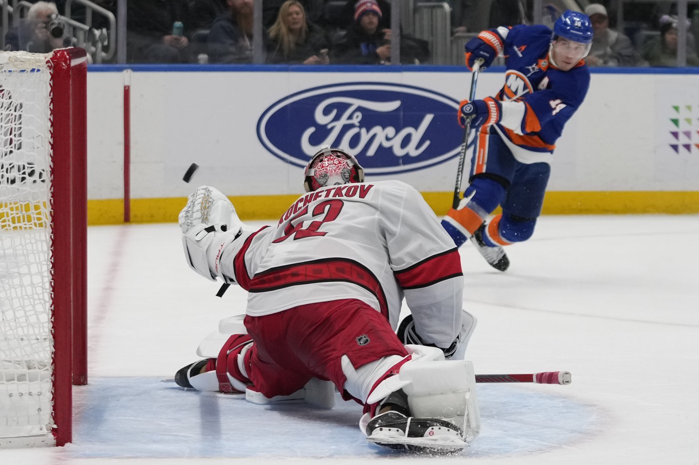 Pageau, Horvat lead Islanders to 4-3 win over Hurricanes | iNFOnews.ca