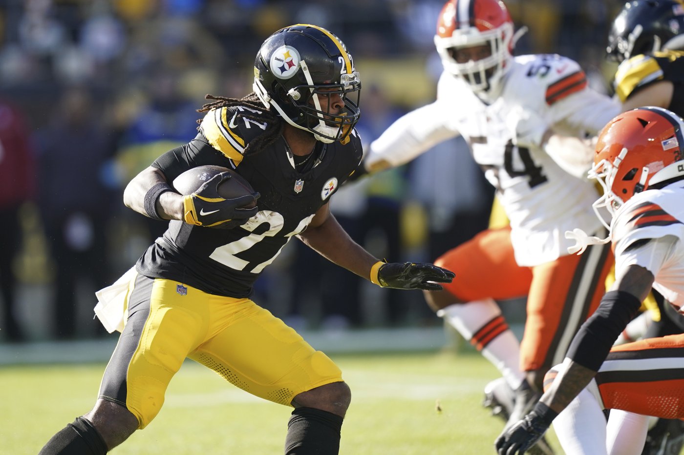 Wilson throws for 2 touchdowns as Steelers cruise past mistake-prone Browns 27-14 | iNFOnews.ca Wilson throws for 2 touchdowns as Steelers cruise past mistake-prone Browns 27-14 | iNFOnews.ca