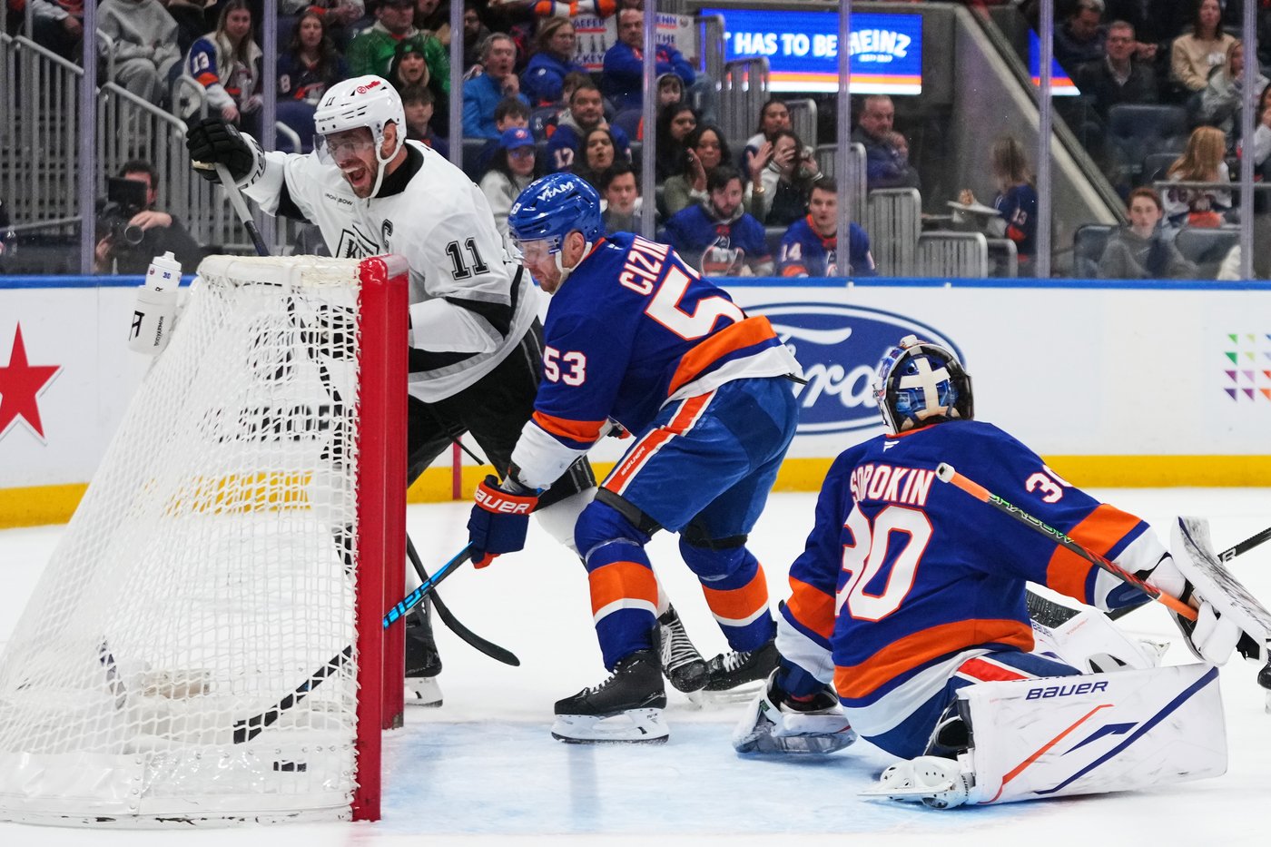 Kempe scores to lead Kings over Islanders 3-2 | iNFOnews.ca