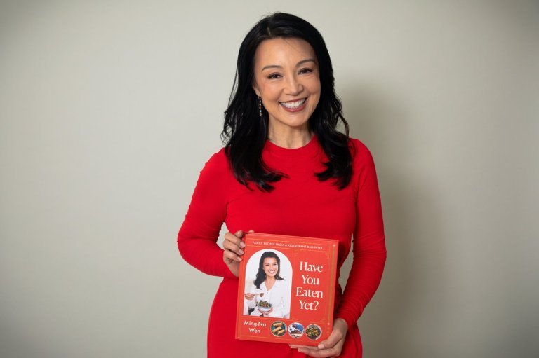 Actor, 'restaurant kid' Ming-Na Wen reflects on the Asian American experience in 70 recipes | iNFOnews.ca