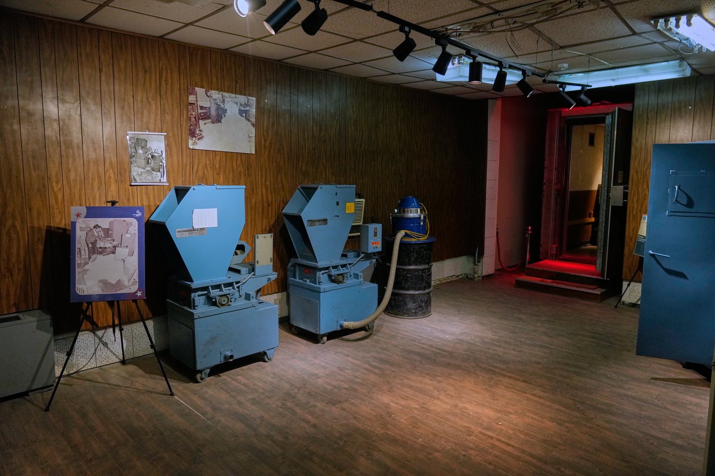 Inside Tehran's former U.S. Embassy, now an anti-American museum, in photos | iNFOnews.ca