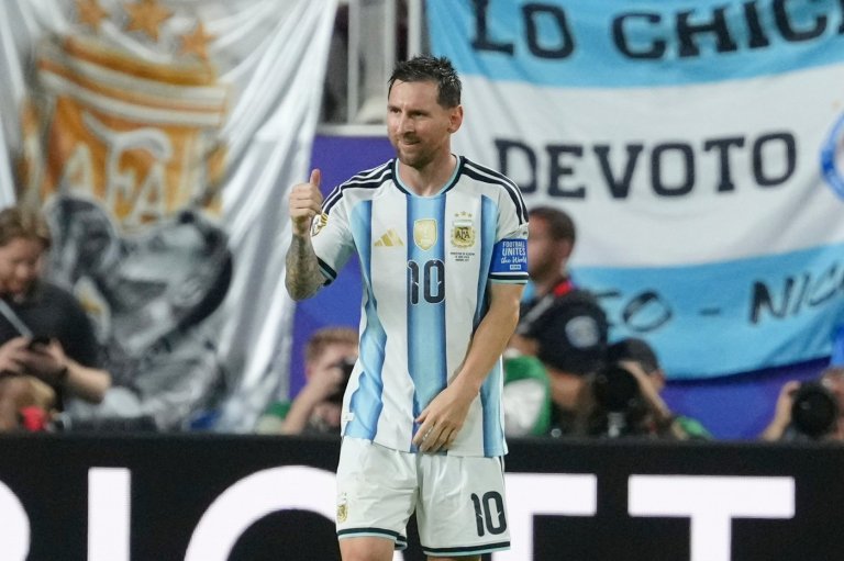 Messi nets first World Cup hat trick, defending champion Argentina beats Algeria 3-0 | iNFOnews.ca