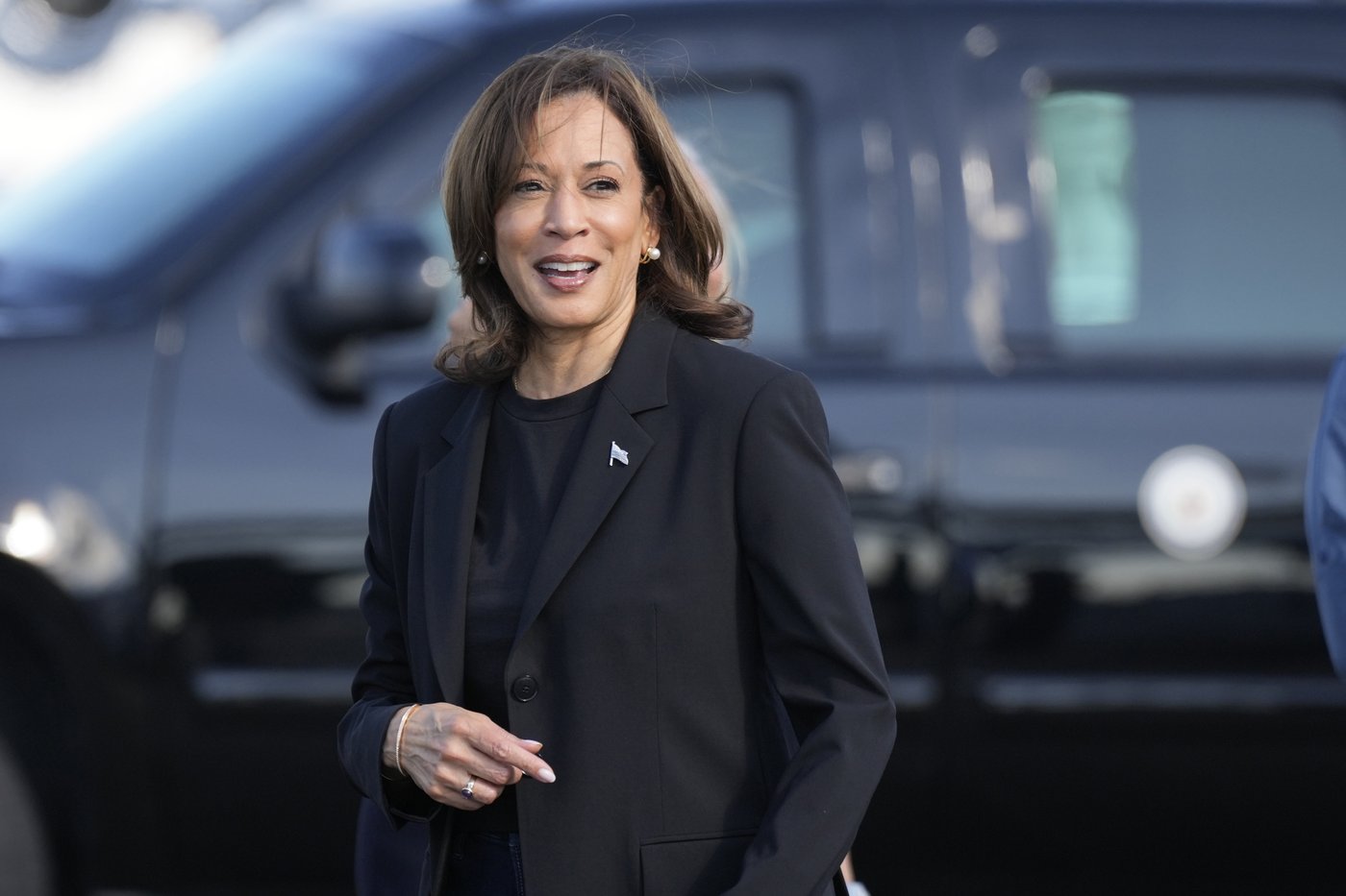 Harris pledges ongoing federal support as she visits North Carolina to survey Helene's aftermath | iNFOnews.ca