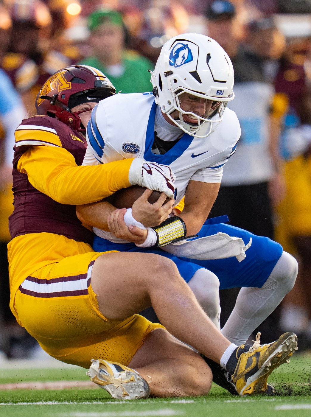 Minnesota breezes by Eastern Illinois 59-7 in the opener behind Javon Tracy's two punt return TDs | iNFOnews.ca