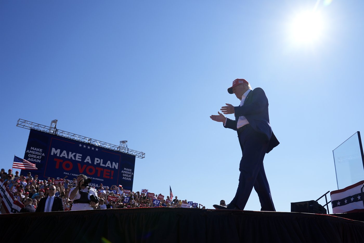 Trump appeals to women in return to North Carolina without Mark Robinson, a top in-state supporter | iNFOnews.ca