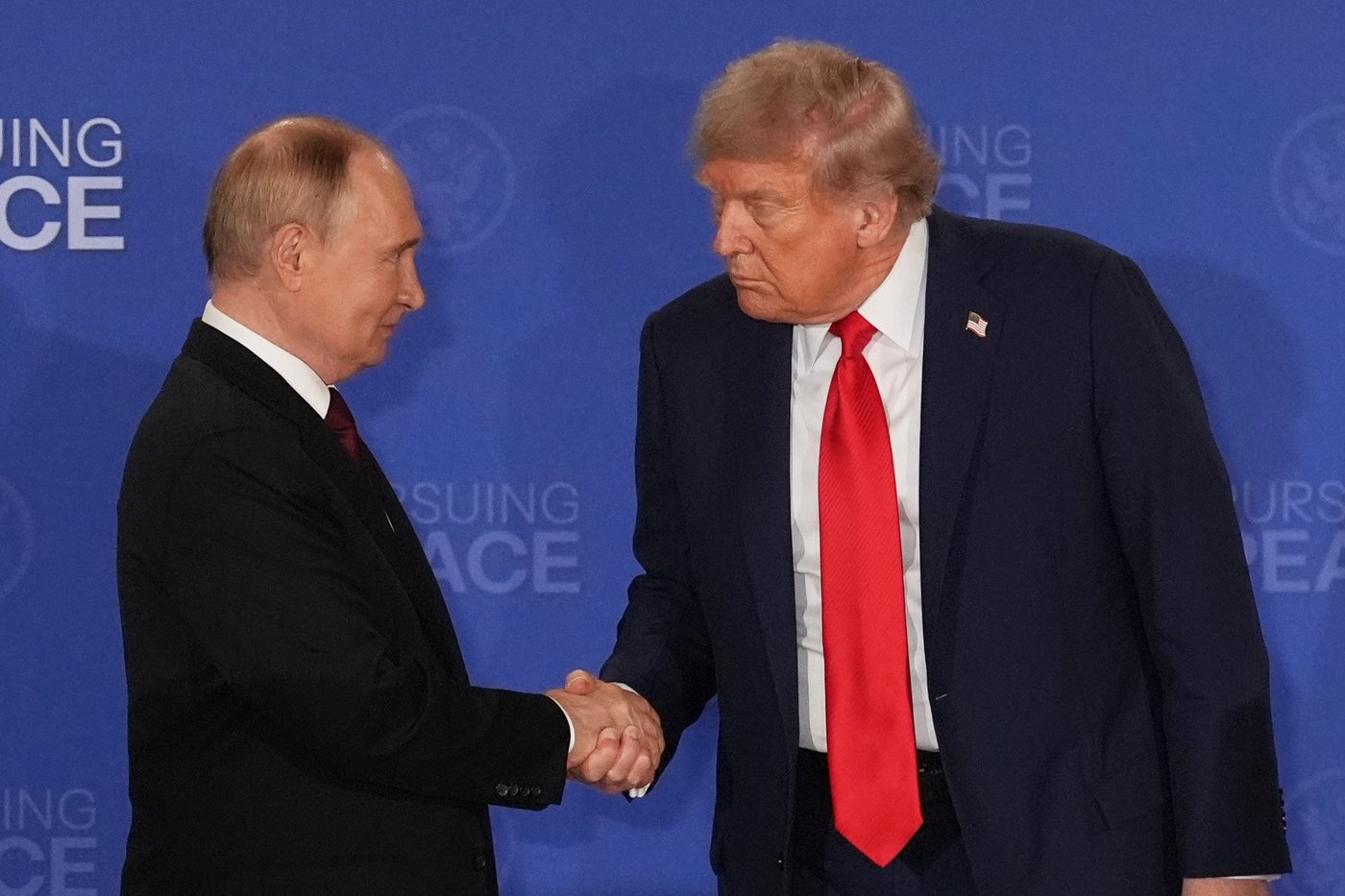 Russians and Ukrainians expect no major breakthrough at planned Trump-Putin summit | iNFOnews.ca Russians and Ukrainians expect no major breakthrough at planned Trump-Putin summit | iNFOnews.ca