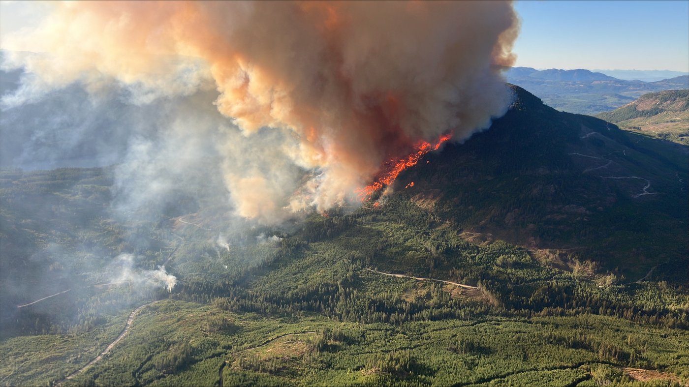 Wildfire near Port Alberni, B.C., triggers evacuations, road closure | iNFOnews.ca Wildfire near Port Alberni, B.C., triggers evacuations, road closure | iNFOnews.ca