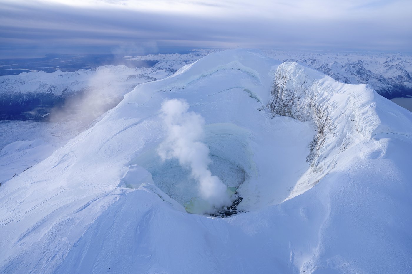 Earthquakes under a volcano near Alaska's largest city raise concerns | iNFOnews.ca