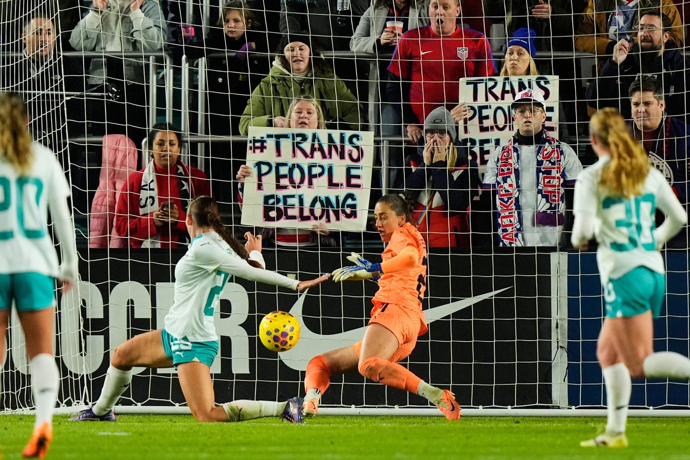 Emma Sears has a hat trick in a 6-0 USWNT victory over New Zealand | iNFOnews.ca Emma Sears has a hat trick in a 6-0 USWNT victory over New Zealand | iNFOnews.ca