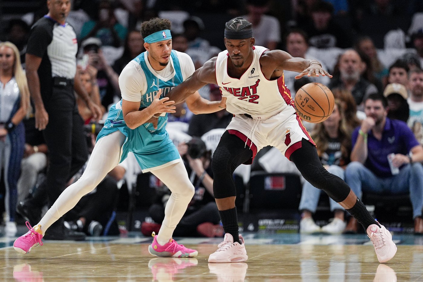 Jimmy Butler's scores 13 of 26 points in fourth quarter as Heat hold off pesky Hornets 114-106 | iNFOnews.ca