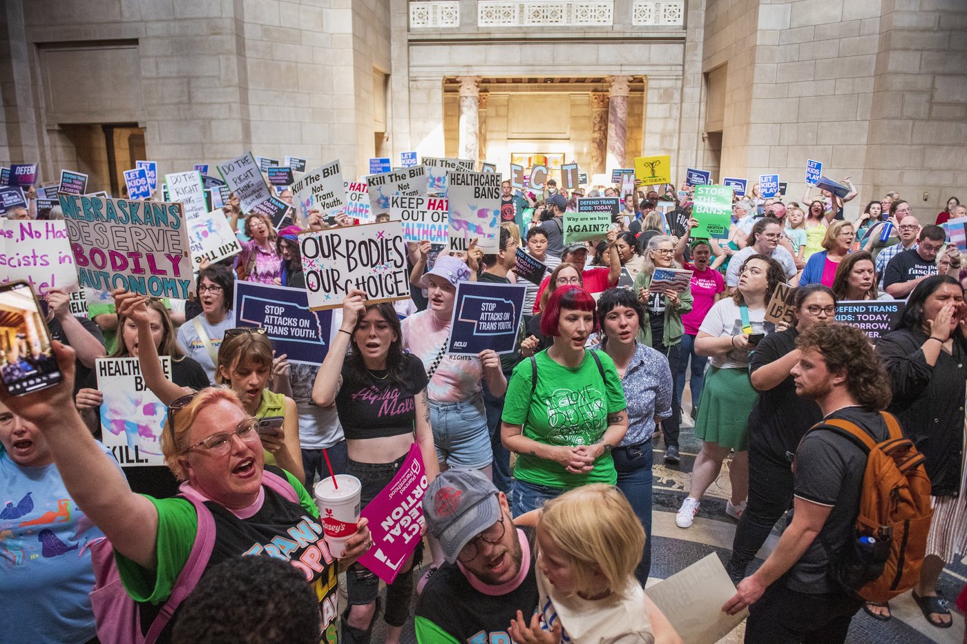 Voters back Nebraska's ban on abortions after 12 weeks of pregnancy and reject a competing measure | iNFOnews.ca Voters back Nebraska's ban on abortions after 12 weeks of pregnancy and reject a competing measure | iNFOnews.ca