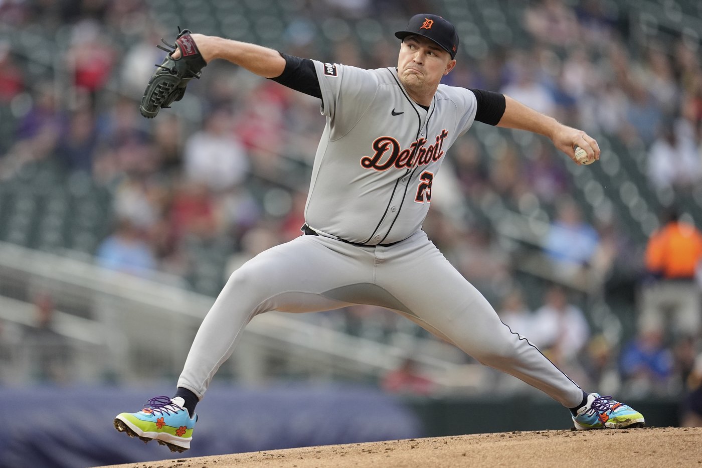 Keith scores on sacrifice fly in 11th, Tigers rally to top Twins 4-3 | iNFOnews.ca