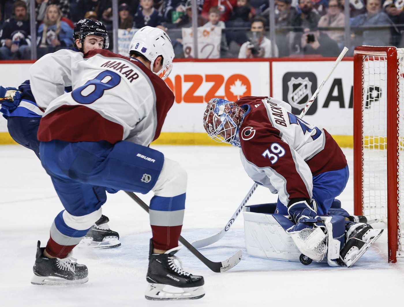 MacKinnon inches closer to 50-goal mark as Avalanche defeat Jets 3-2 | iNFOnews.ca MacKinnon inches closer to 50-goal mark as Avalanche defeat Jets 3-2 | iNFOnews.ca