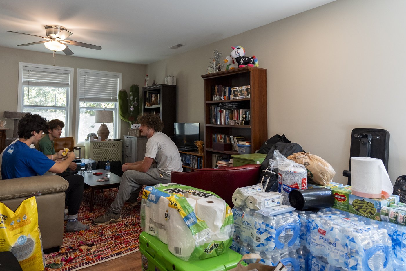 In Asheville, high school seniors make key life choices under the stress of Helene recovery | iNFOnews.ca