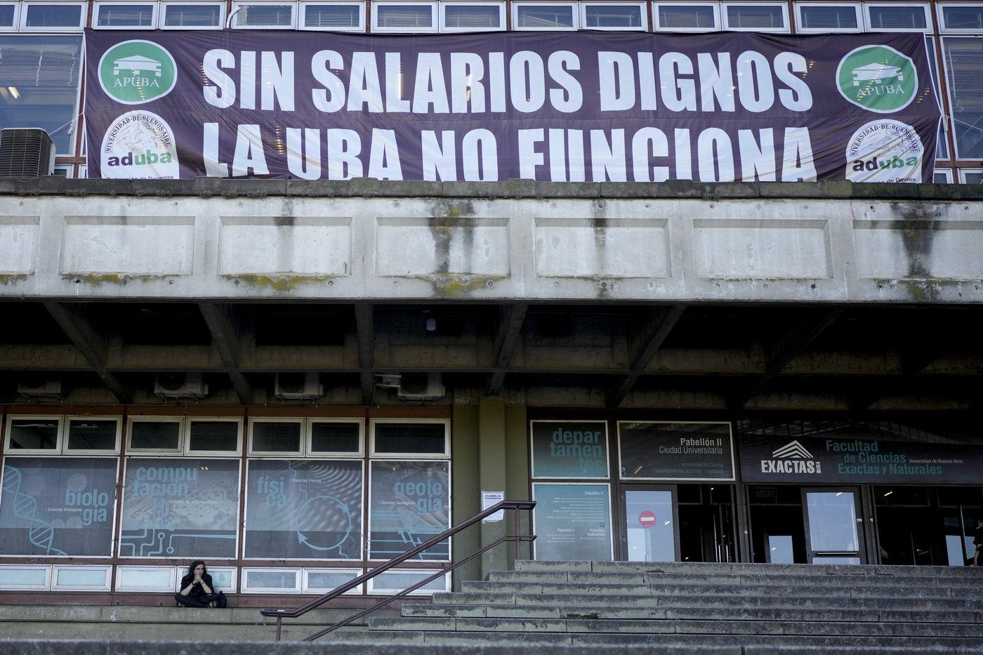 Public university protests escalate in challenge to Argentina's President Milei | iNFOnews.ca