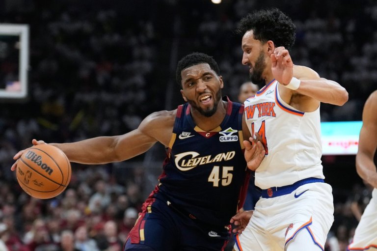 Donovan Mitchell, Cavs fall into perilous 3-0 hole as Knicks keeping rolling on road in East finals | iNFOnews.ca