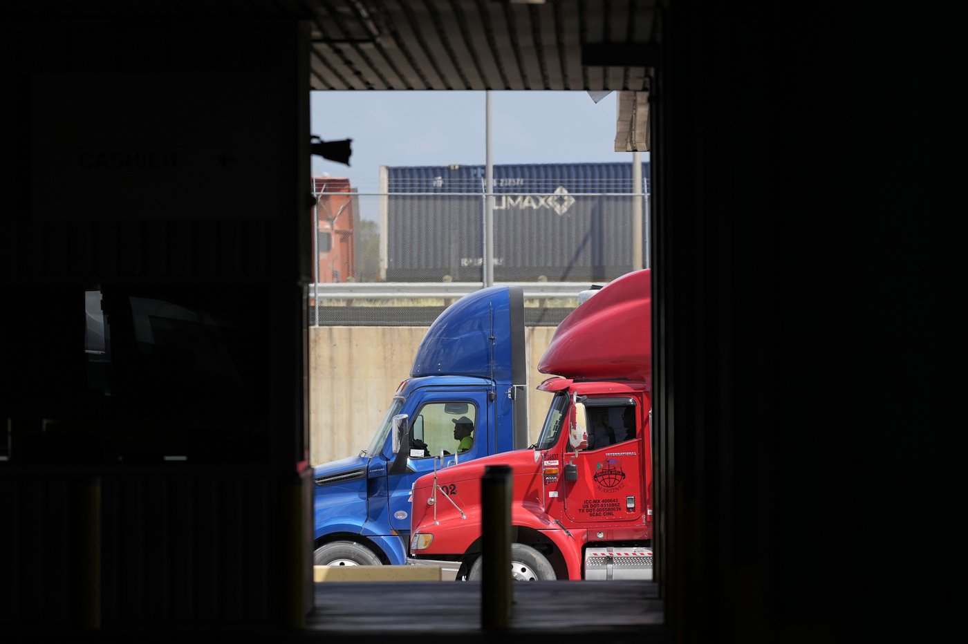 One day along the Texas-Mexico border shows that realities shift more rapidly than rhetoric | iNFOnews.ca