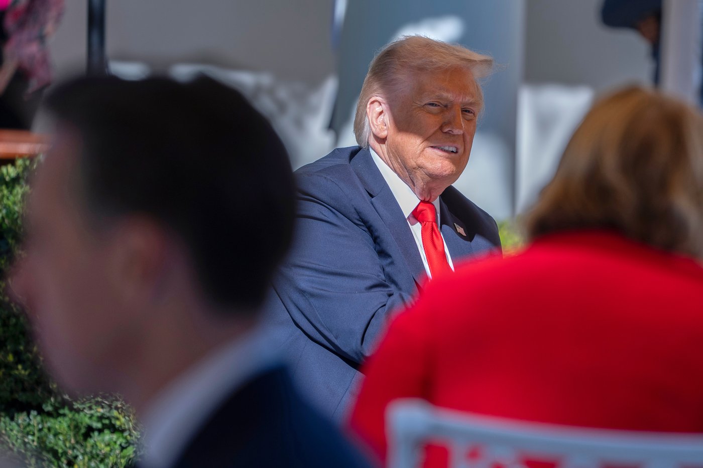 Trump hosts Senate Republicans at renovated White House as the shutdown drags into fourth week | iNFOnews.ca Trump hosts Senate Republicans at renovated White House as the shutdown drags into fourth week | iNFOnews.ca