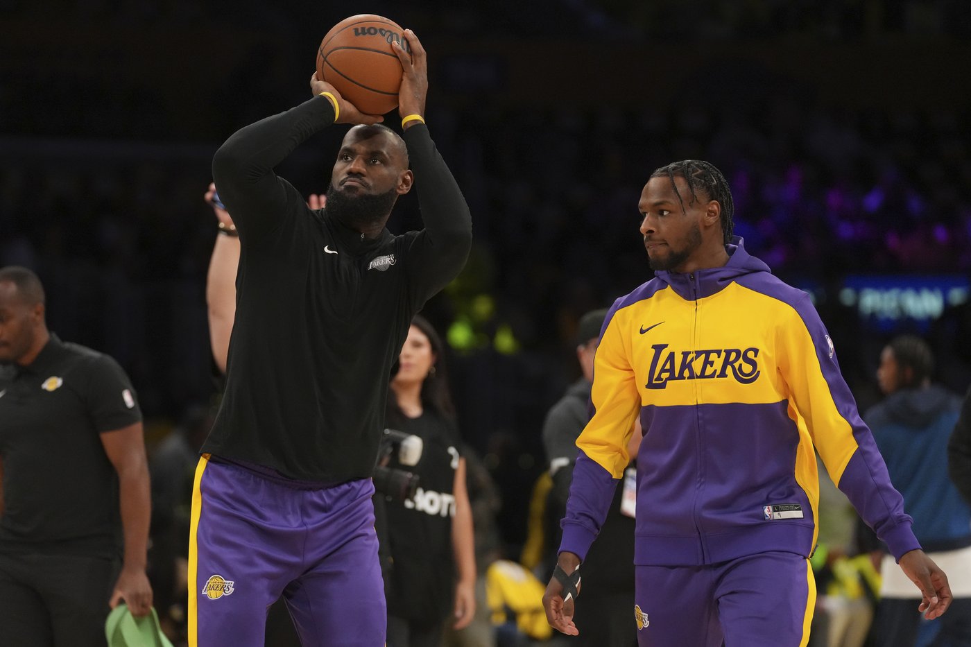 LeBron and Bronny James make history as the NBA's first father-son duo to play together | iNFOnews.ca