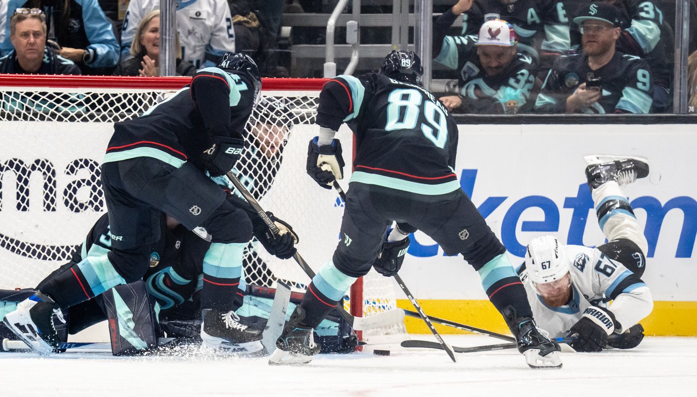 Mackie Samoskevich's late goal lifts Kraken over Mammoth 5-3 | iNFOnews.ca