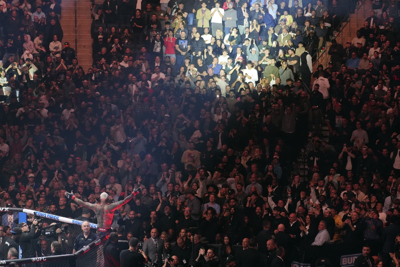 Jon Jones sends Stipe Miocic into retirement with decisive UFC heavyweight win in front of Trump | iNFOnews.ca Jon Jones sends Stipe Miocic into retirement with decisive UFC heavyweight win in front of Trump | iNFOnews.ca