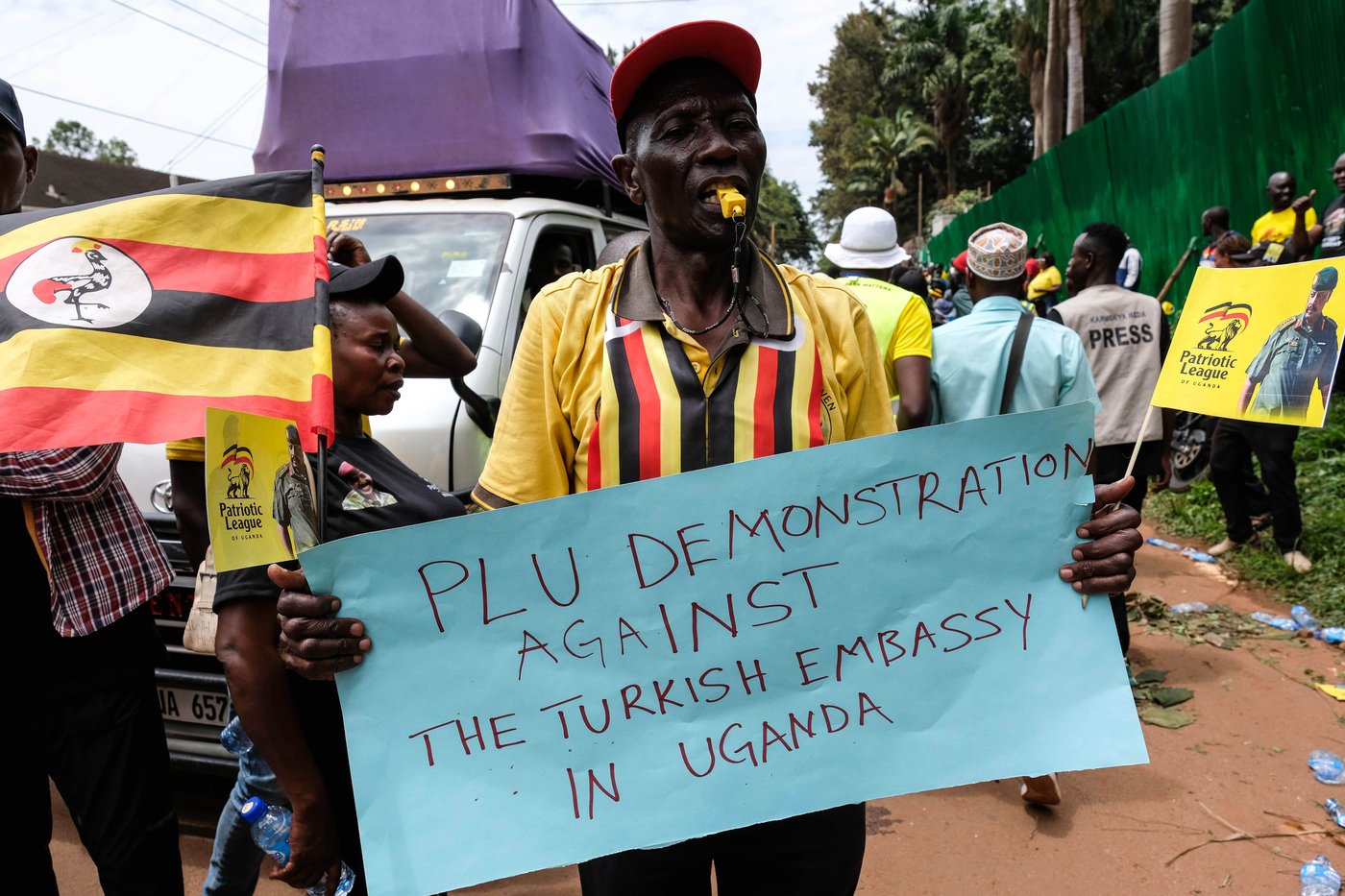 Hundreds rally at Turkey’s embassy in Uganda to demand a dissident’s extradition | iNFOnews.ca Hundreds rally at Turkey’s embassy in Uganda to demand a dissident’s extradition | iNFOnews.ca