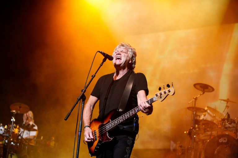 John Lodge, singer and bassist of Moody Blues during classic era, dies at 82 | iNFOnews.ca