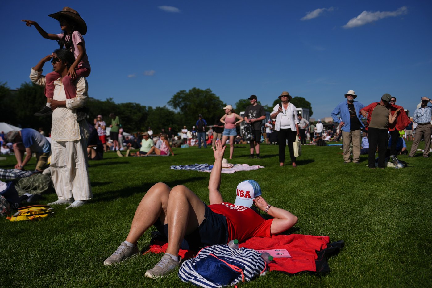 Washington prayer rally draws thousands to the National Mall, in photos | iNFOnews.ca
