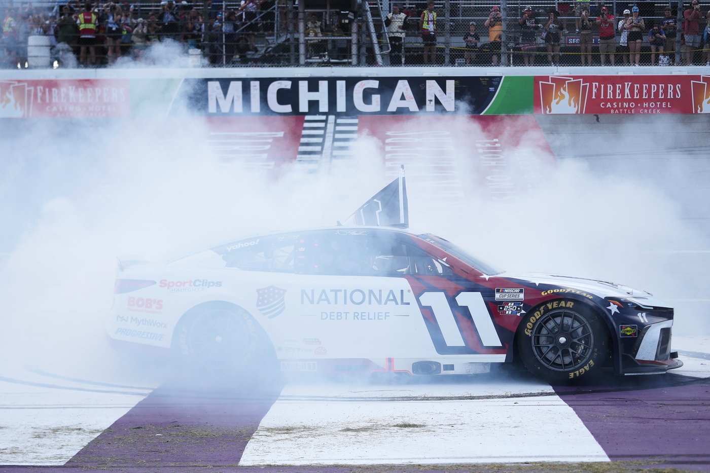 Denny Hamlin will start his three-peat bid from the pole at Pocono Raceway | iNFOnews.ca