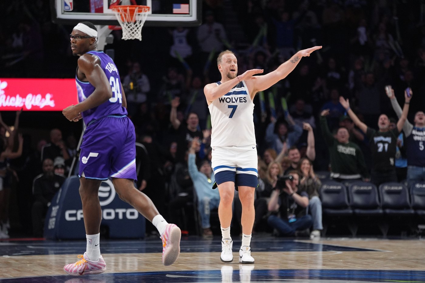 Dosunmu sparks Timberwolves' 147-111 rout of Jazz as Edwards remains out | iNFOnews.ca Dosunmu sparks Timberwolves' 147-111 rout of Jazz as Edwards remains out | iNFOnews.ca