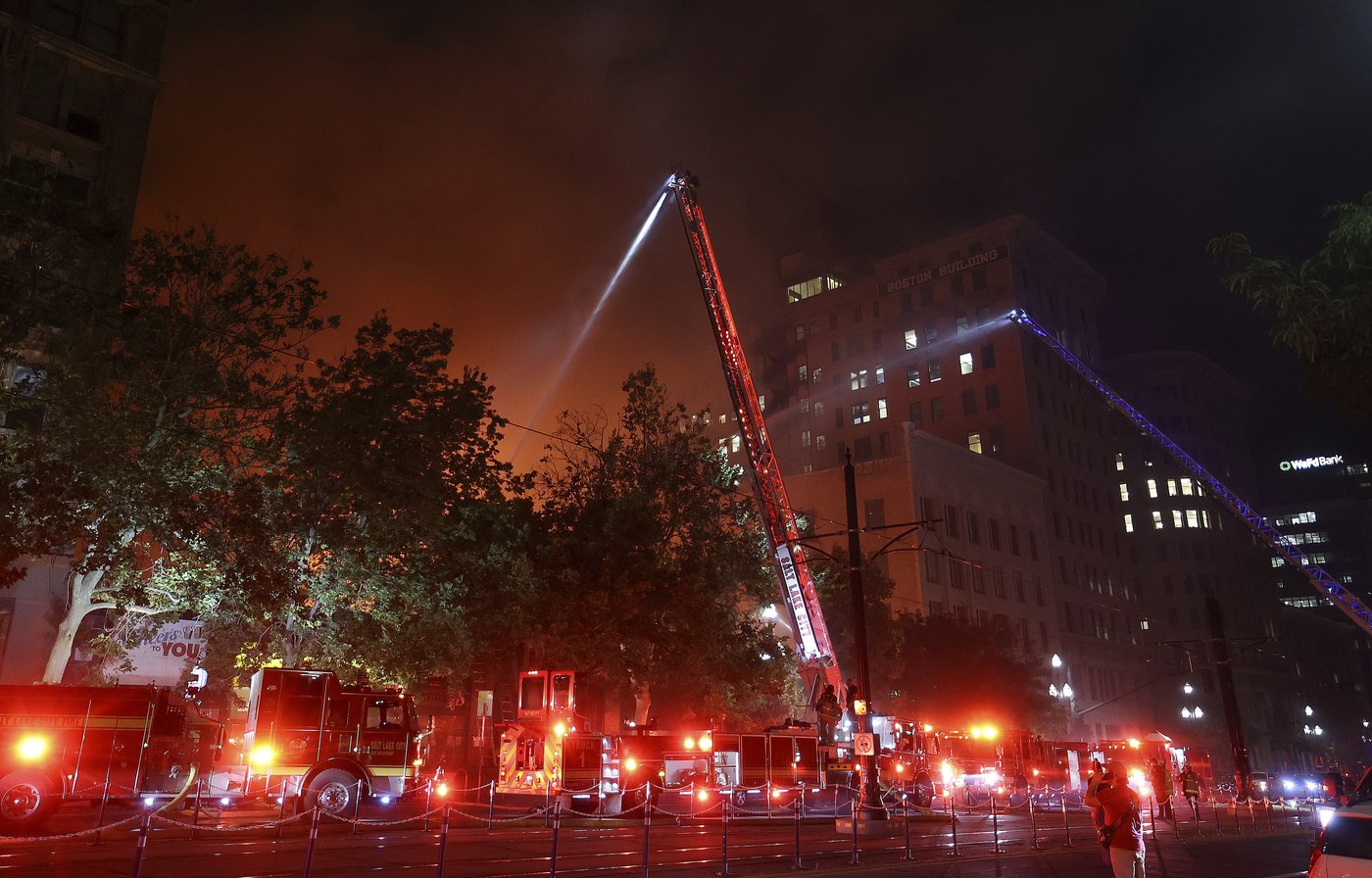 3 firefighters hurt as fire burns century-old buildings in Salt Lake City's nightlife hub | iNFOnews.ca 3 firefighters hurt as fire burns century-old buildings in Salt Lake City's nightlife hub | iNFOnews.ca