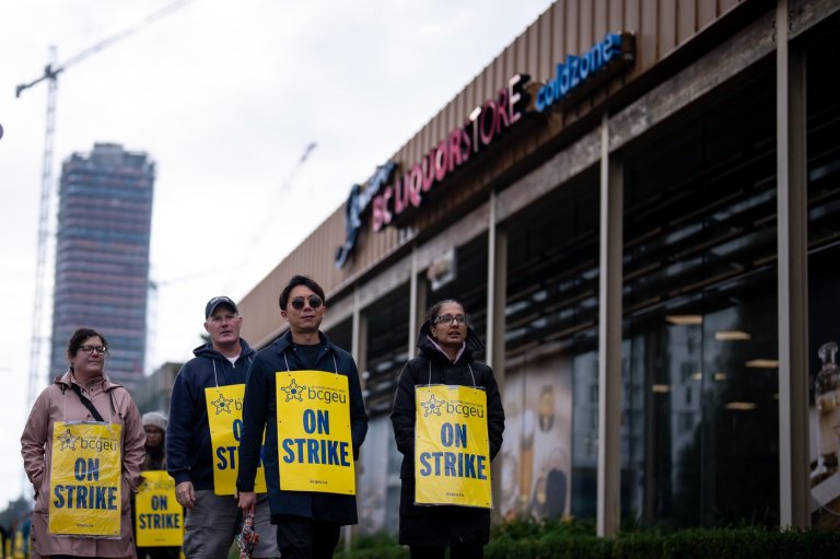 B.C. government workers voting through to Thursday on tentative agreement | iNFOnews.ca