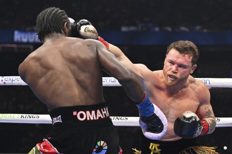 Terence 'Bud' Crawford makes history with victory over Canelo Alvarez | iNFOnews.ca