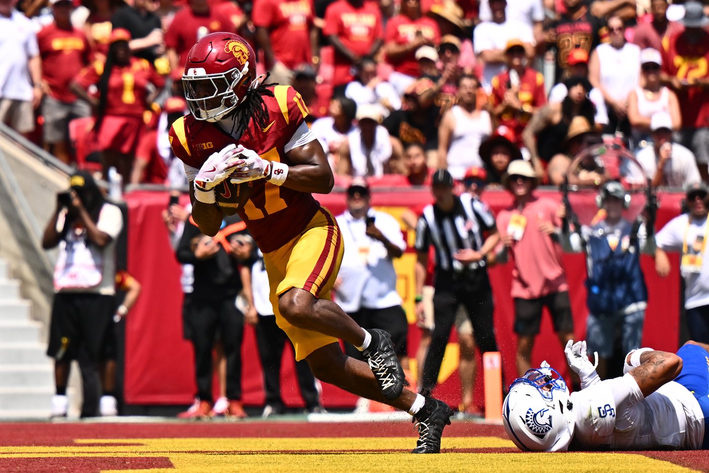 Jayden Maiava, new playmakers lead No. 14 USC to 42-26 win over San Jose State in season opener | iNFOnews.ca