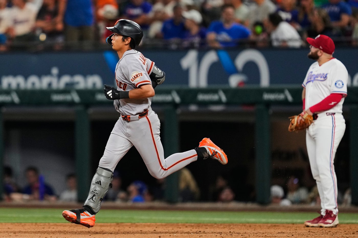 Lee homers twice, Webb tosses 6 shutout innings as Giants deal Rangers 6th straight loss | iNFOnews.ca Lee homers twice, Webb tosses 6 shutout innings as Giants deal Rangers 6th straight loss | iNFOnews.ca
