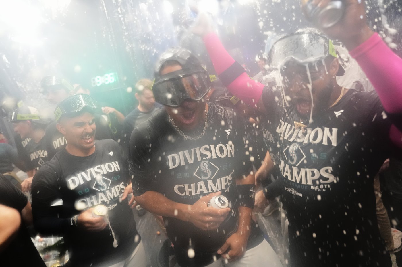 Mariners win AL West for 1st time in 24 years as Raleigh reaches 60 homers in 9-2 win over Rockies | iNFOnews.ca