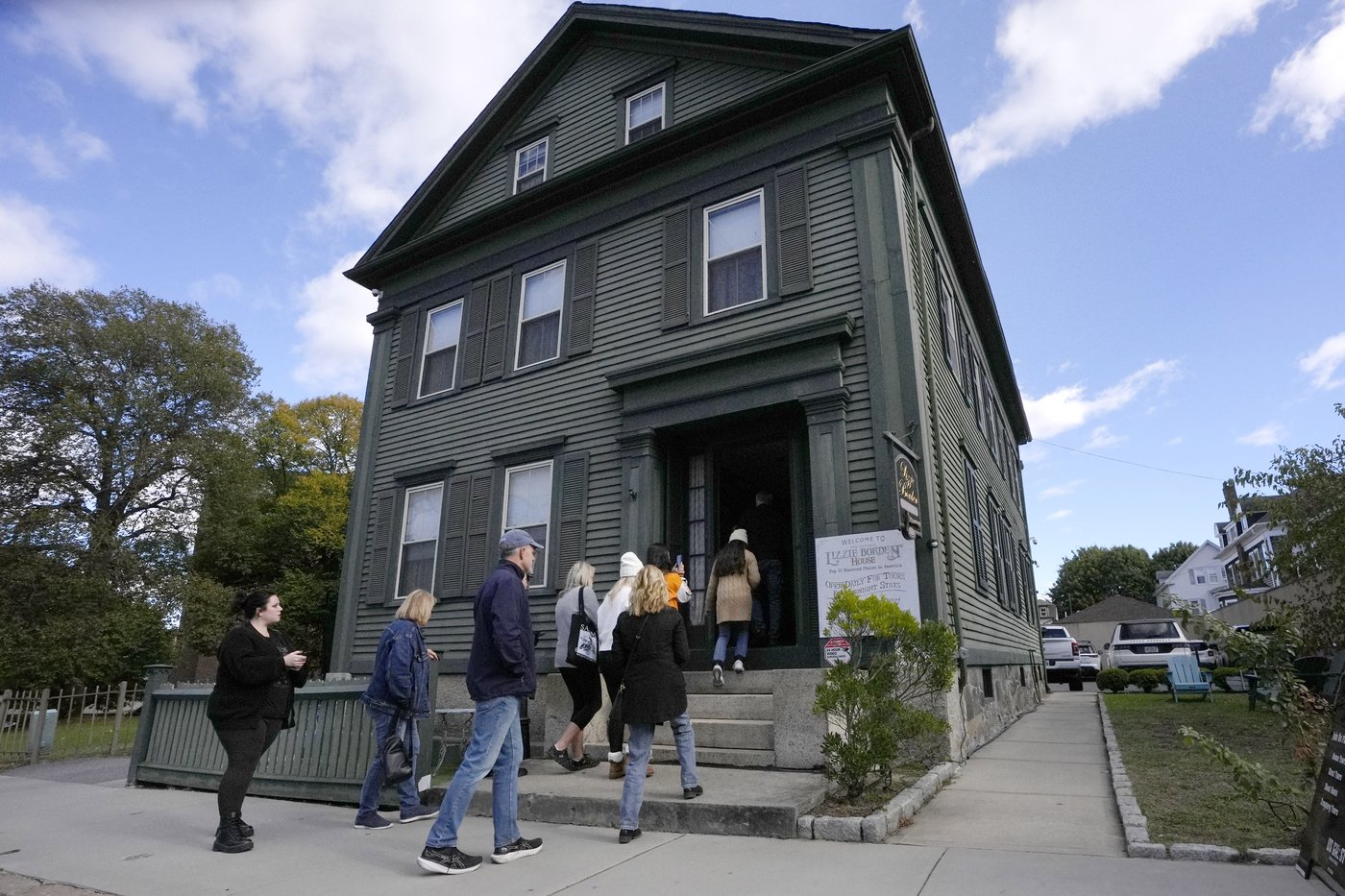 As Halloween approaches, tourists visit a home with a gruesome past and tunnels said to be haunted | iNFOnews.ca