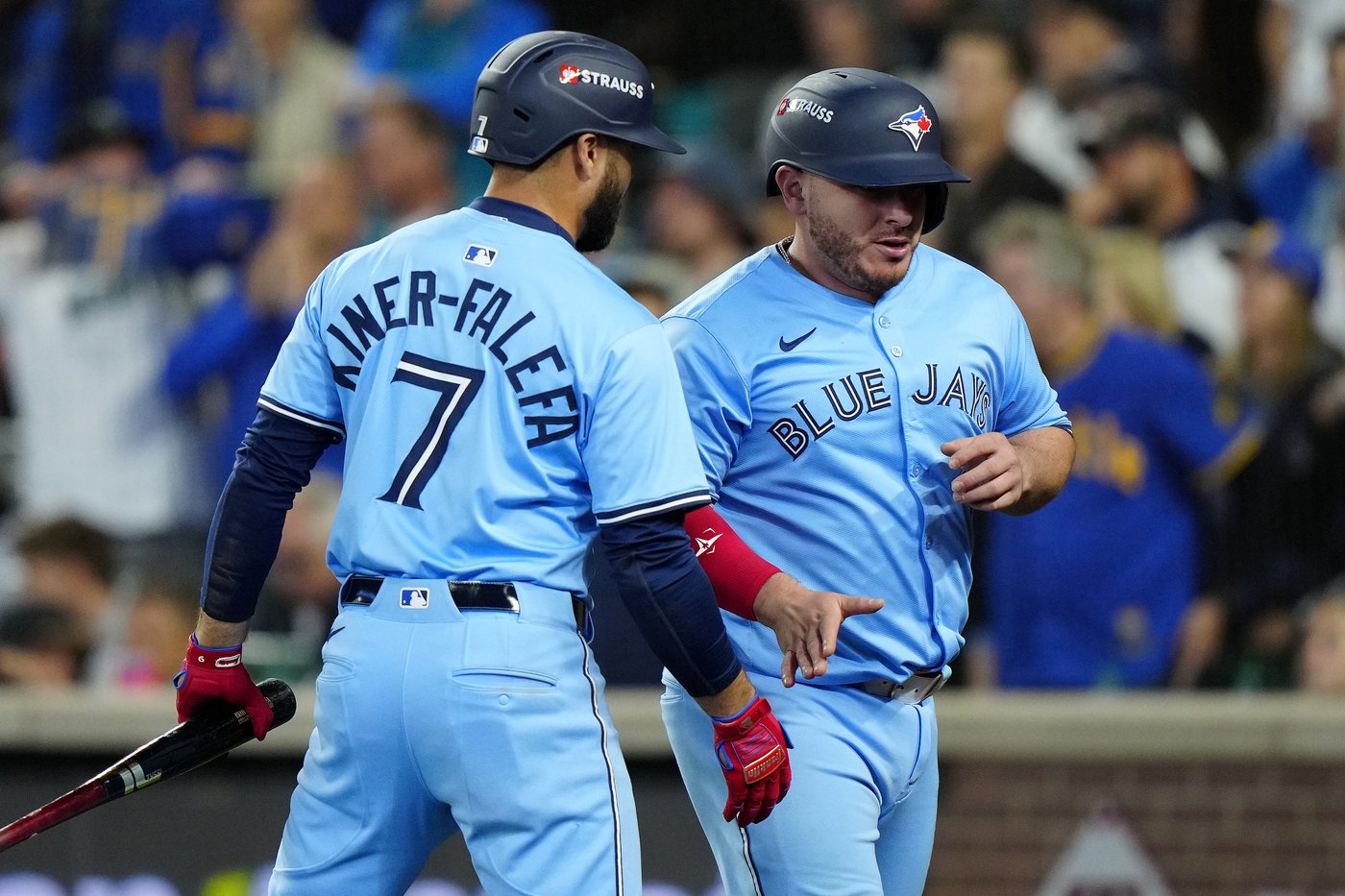 Photo Gallery: Mariners take 3-2 lead in ALCS with 6-2 win in Game 5 | iNFOnews.ca