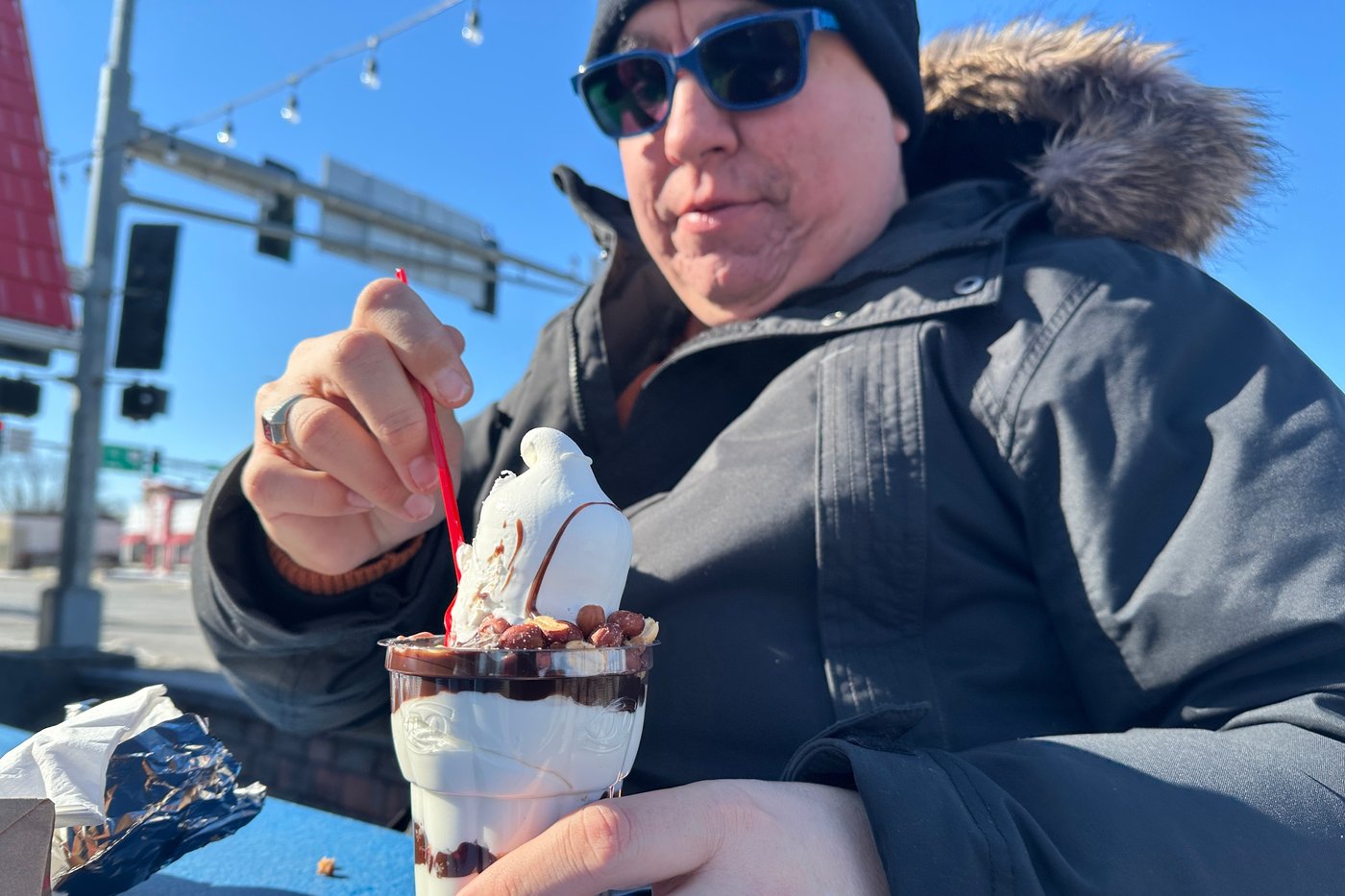In this Minnesota city, it's tradition to line up for ice cream even when it's 6 degrees | iNFOnews.ca