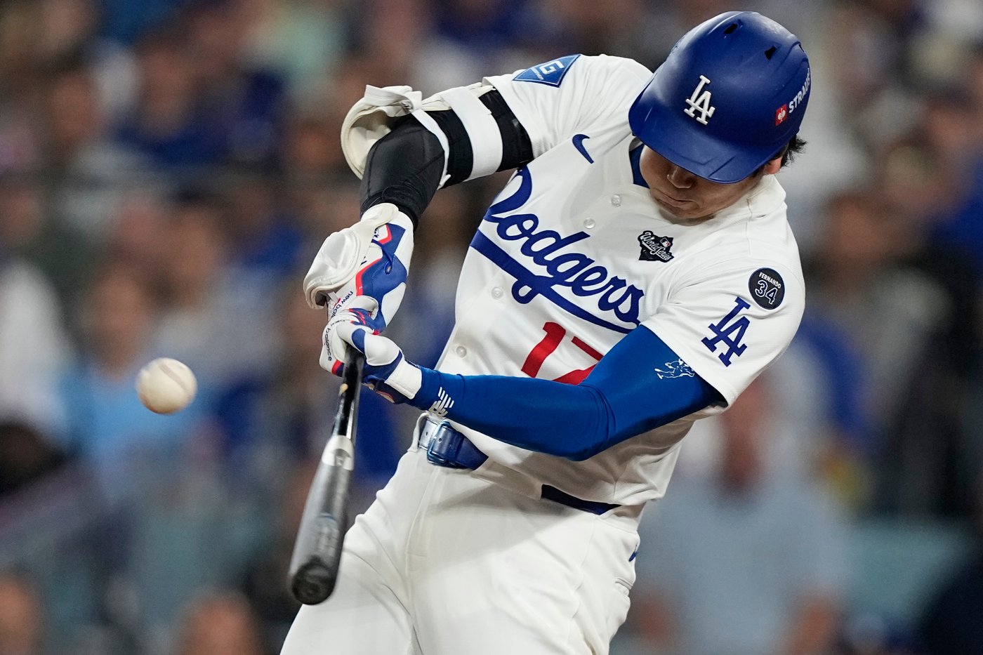 Another big Sho: Ohtani hits 2 homers, ties record with 4 extra-base hits in World Series Game 3 | iNFOnews.ca