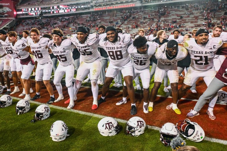 SEC fines Texas A&M $50,000 for faking an injury during win over Arkansas | iNFOnews.ca