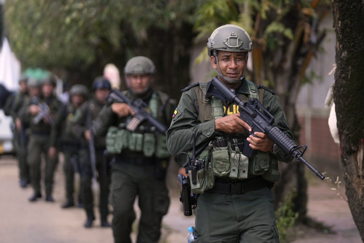Colombians flee to Venezuela as clashes between rebel groups escalate in coca-rich border region | iNFOnews.ca Colombians flee to Venezuela as clashes between rebel groups escalate in coca-rich border region | iNFOnews.ca