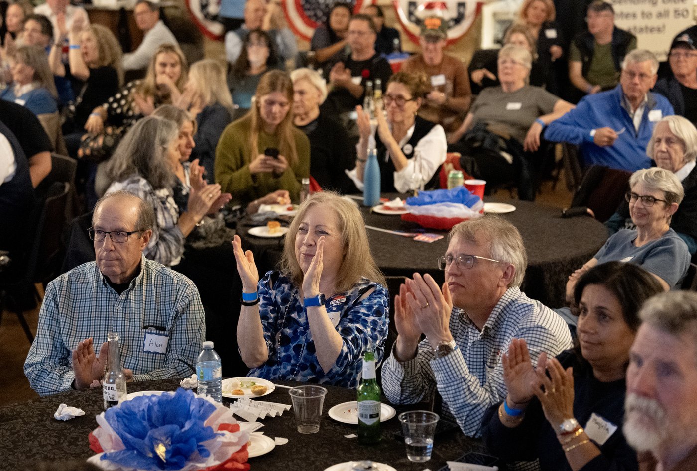 Canadians gather for camaraderie, food and drink at U.S. election night watch parties | iNFOnews.ca