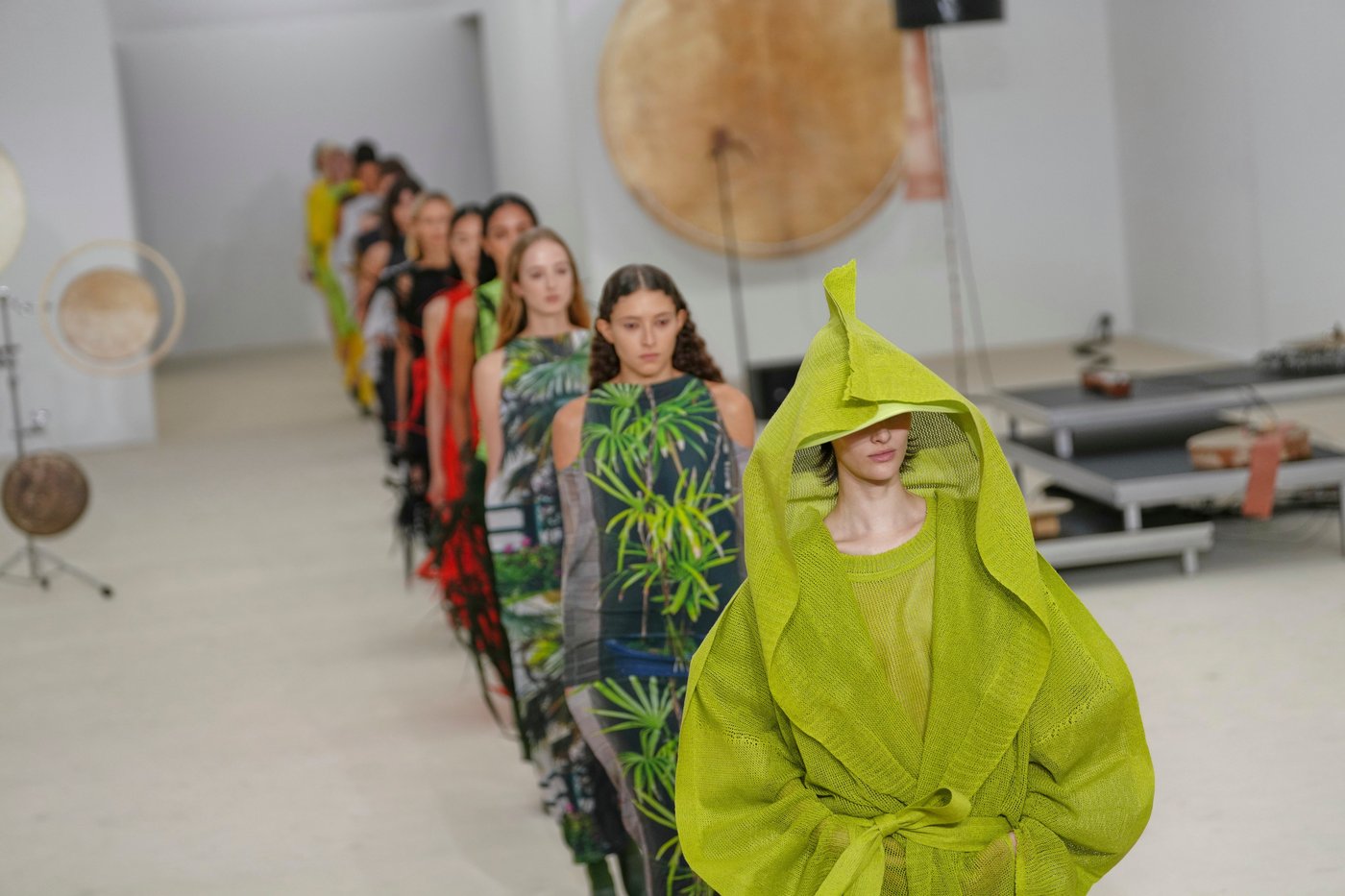 Issey Miyake imagines clothes with a will of their own at Paris Fashion Week | iNFOnews.ca