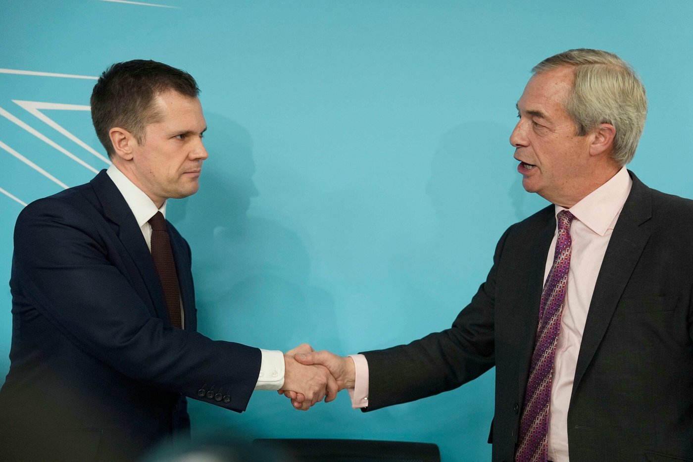 UK’s Conservative Party leader torpedoes defection of chief rival by firing him first | iNFOnews.ca UK’s Conservative Party leader torpedoes defection of chief rival by firing him first | iNFOnews.ca
