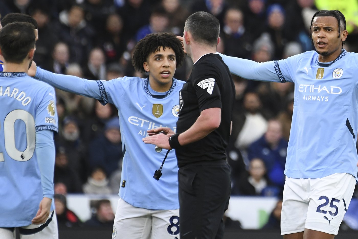 Referees to announce VAR decisions to fans inside stadium during League Cup semifinals | iNFOnews.ca
