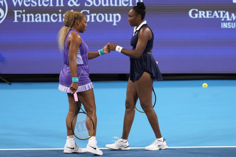 Serena and Venus Williams return to doubles and lose close match in Cincinnati | iNFOnews.ca