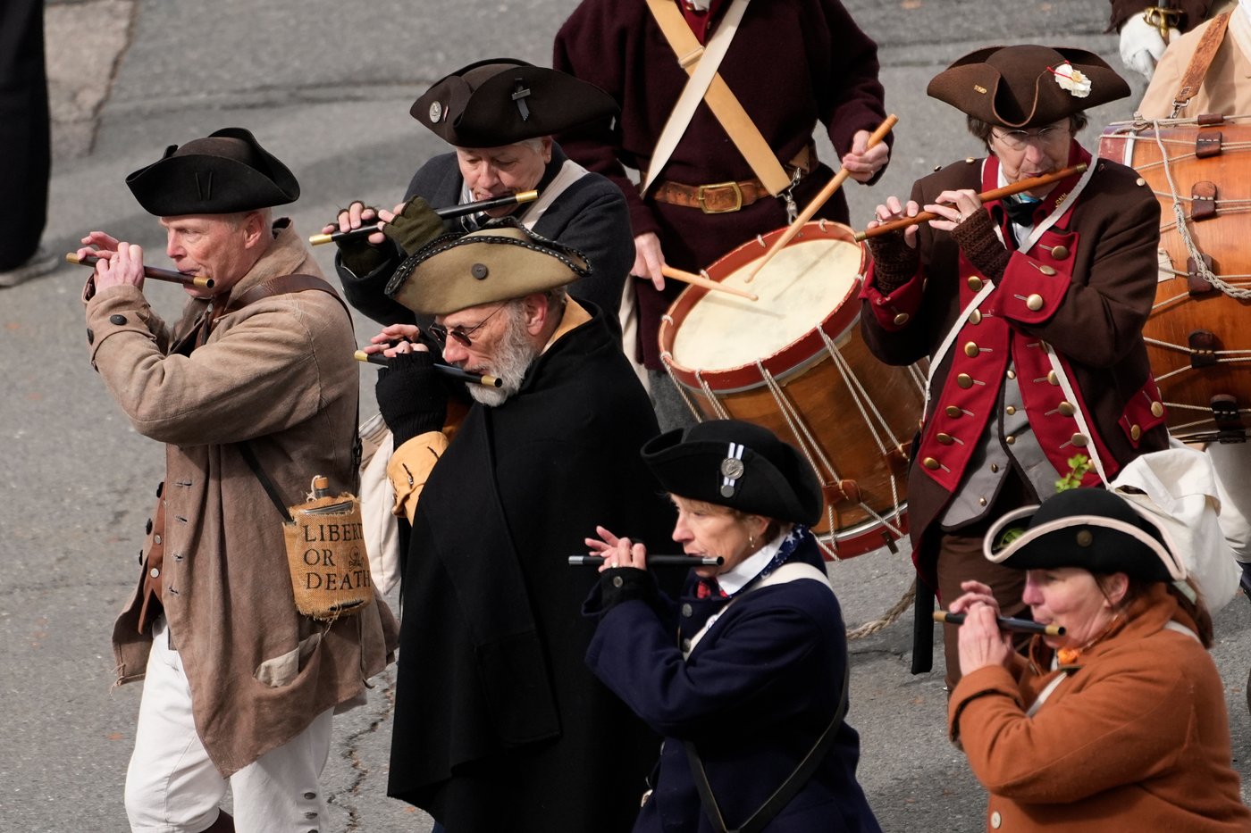 Muskets crack, drums echo as Boston marks 250 years since British evacuation | iNFOnews.ca Muskets crack, drums echo as Boston marks 250 years since British evacuation | iNFOnews.ca