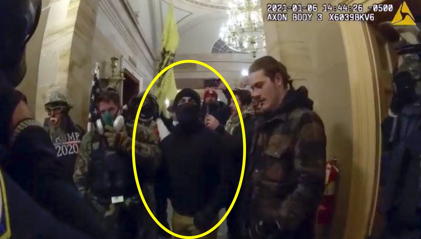 Ex-police officer and Proud Boys member gets 14 months in prison for joining Capitol attack | iNFOnews.ca